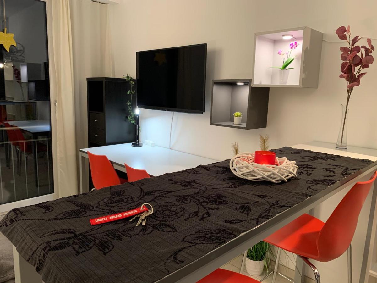 Exklusive WohlfüHloase By Rabe - Parkplatz & Free Netflix & Coffee-Bar Lägenhet Karlsruhe Exteriör bild
