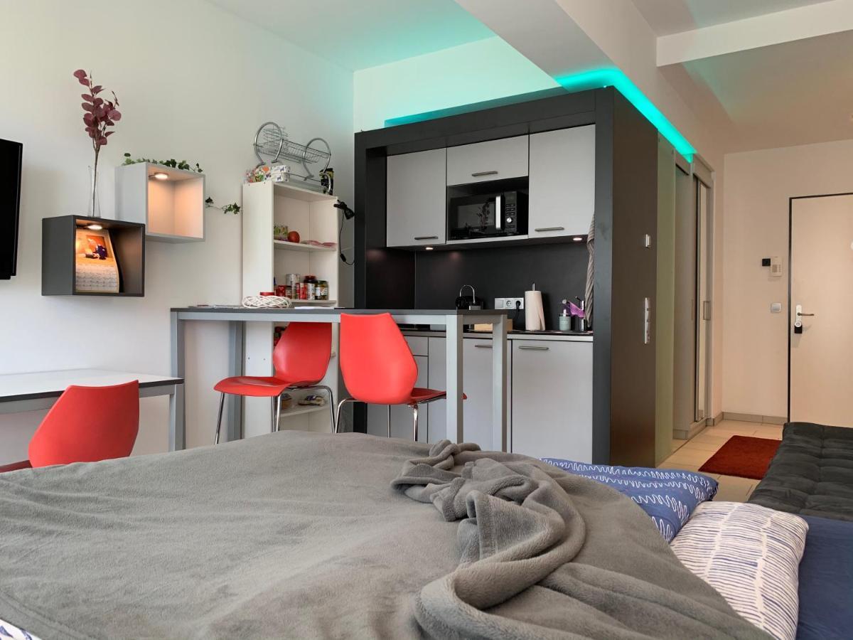 Exklusive WohlfüHloase By Rabe - Parkplatz & Free Netflix & Coffee-Bar Lägenhet Karlsruhe Exteriör bild